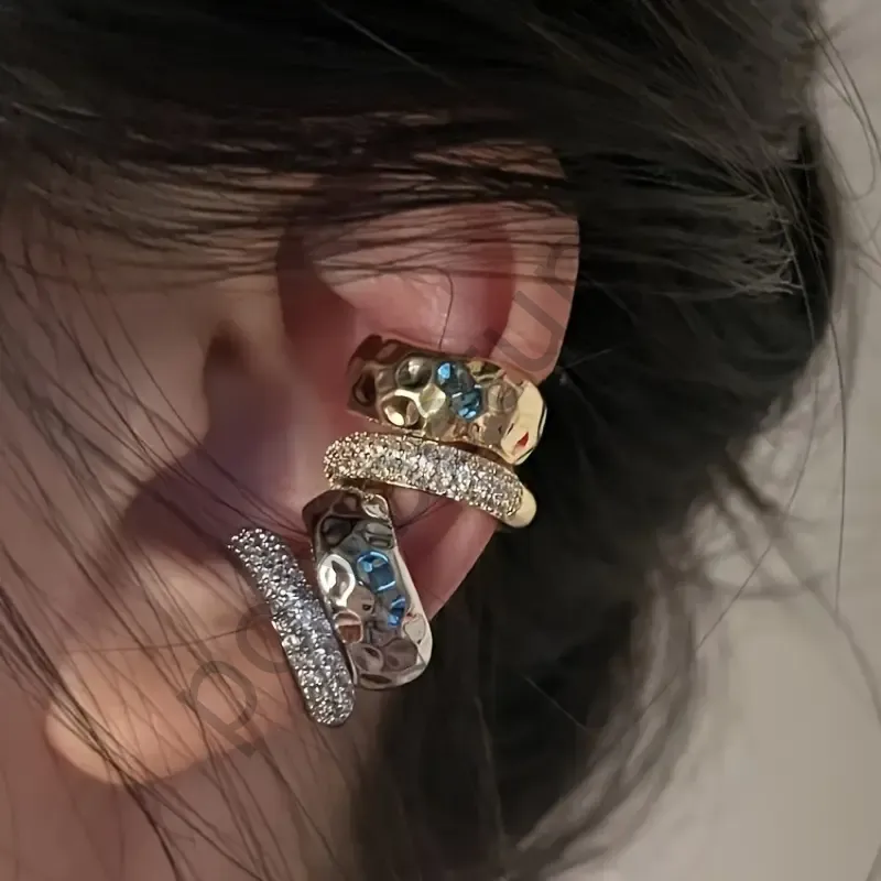 Altın Renkli BlingBling Çift Katmanlı Deliksiz Kulak Manşeti – Mavi & Berrak Taşlı Metalik Küpe, Unisex Şık Takı