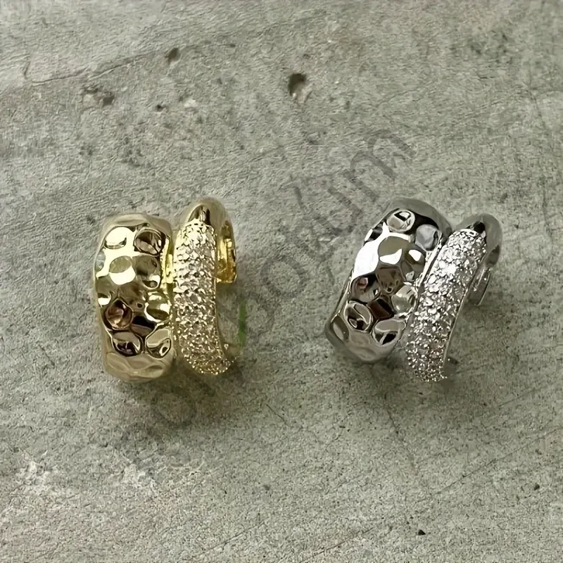 Gümüş Renkli Metalik  BlingBling Çift Katmanlı Deliksiz Kulak Manşeti – Mavi & Berrak Taşlı Metalik Küpe, Unisex Şık Takı